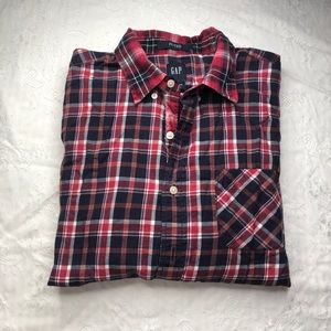 4/$25 Men’s Gap fitted plaid long sleeve shirt
